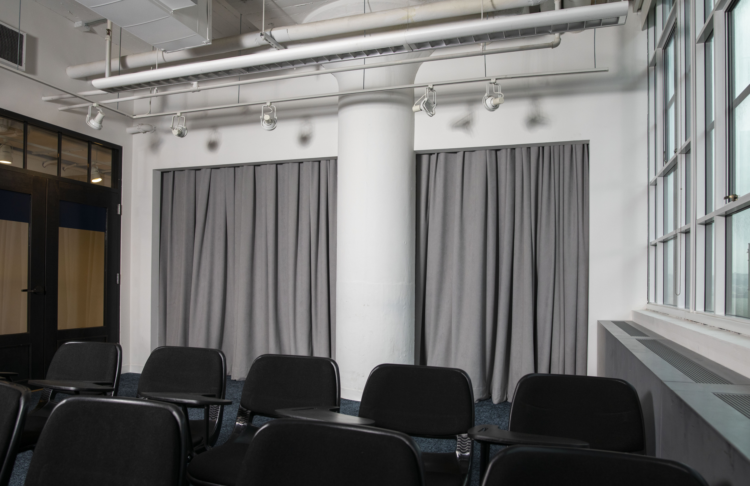 Acoustic Curtain as an Area Divider