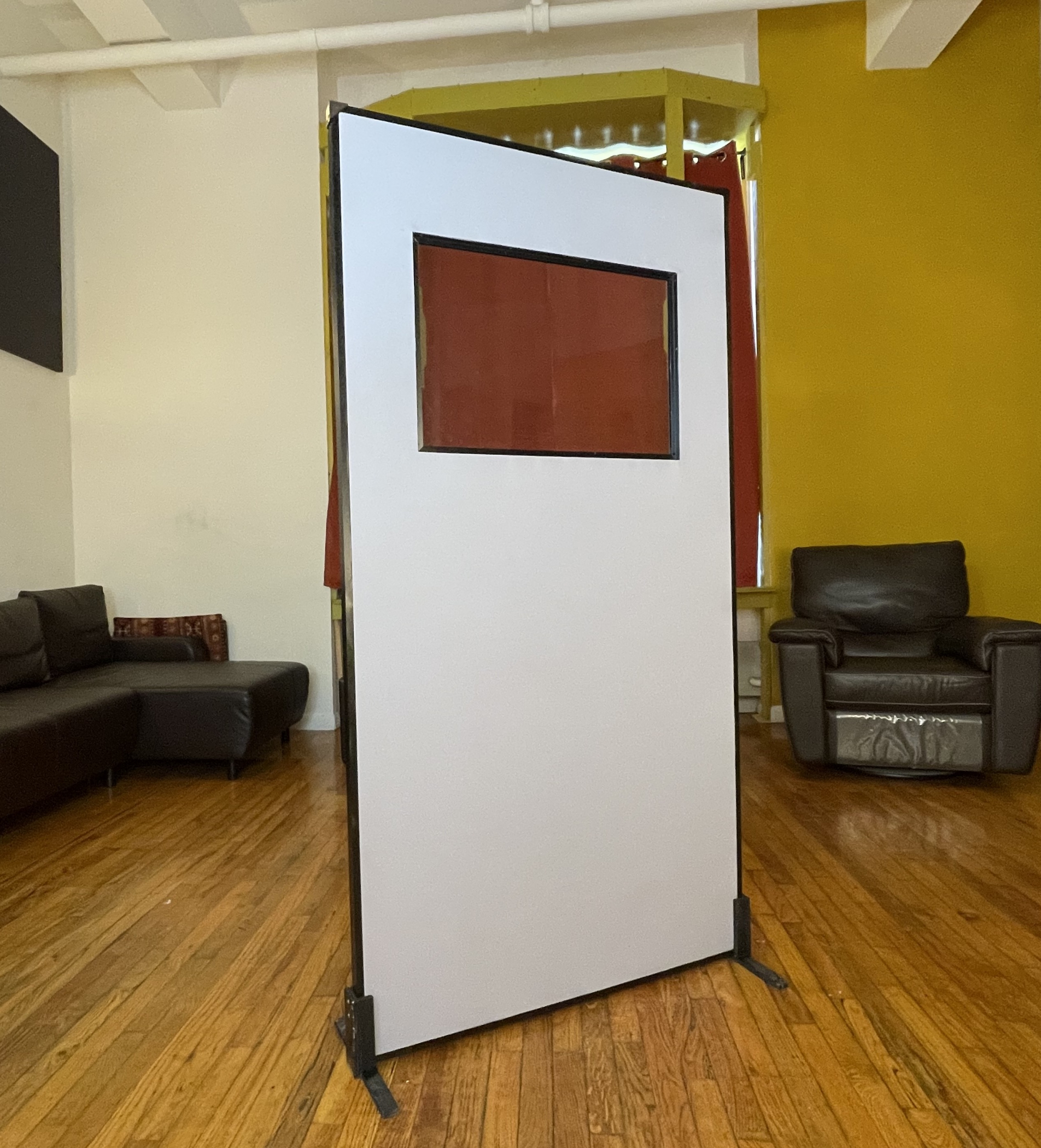 Acoustic Free-standing Partition with Window
