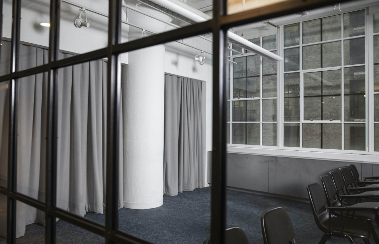 Acoustic curtains create an excellent sound barrier, maximize effective usage of the office space, reduces echo and improves overall room acoustics